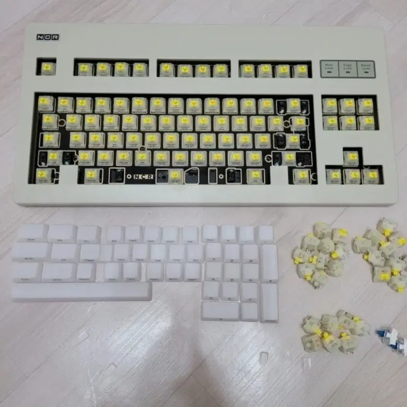 NCR80 Retro Vintage Mechanical Keyboard DIY Kit + Gattron Yellow ...